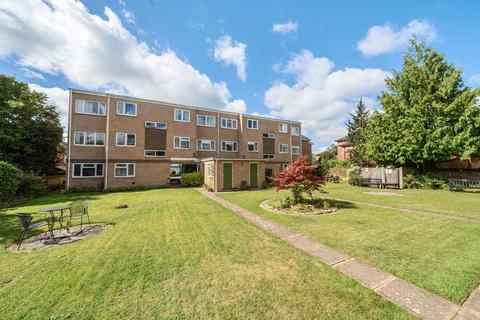 2 bedroom flat for sale, Victoria Road, Netley Abbey, Southampton, Hampshire, SO31