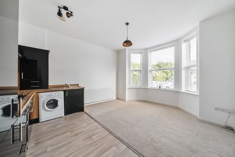 1 bedroom flat for sale, St. Marys Road, Netley Abbey, Southampton, Hampshire, SO31