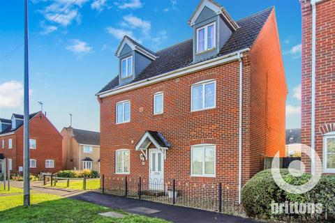 4 bedroom detached house for sale, Clenchwarton Road, West Lynn, King's Lynn