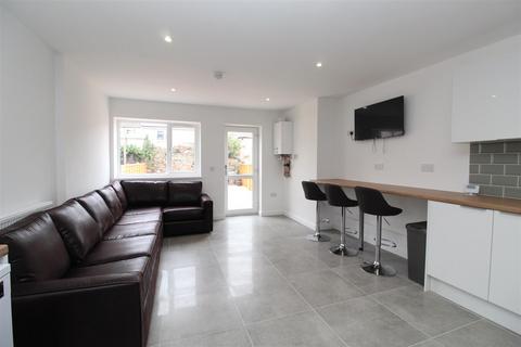 7 bedroom house to rent, Darran Street, Cardiff CF24