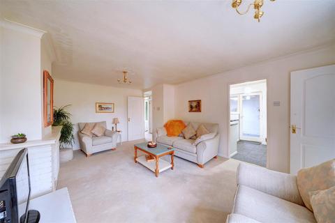 5 Barrington Close, Albrighton, Wolverhampton, WV7 3PJ
