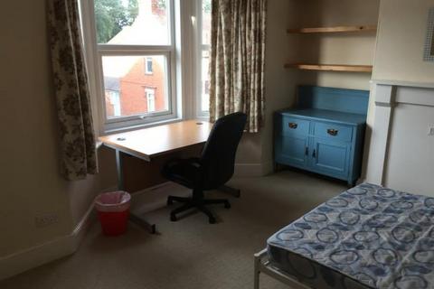 4 bedroom house share to rent, Monk's Road