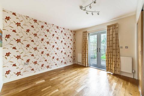 3 bedroom flat to rent, Wood End Road, Harrow, HA1