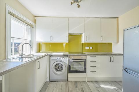 2 bedroom flat for sale, Clifton Road, Winchester, Hampshire, SO22