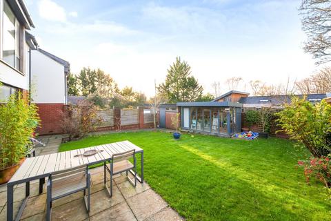 1 Headbourne Close, Kings Worthy, Winchester, SO23 7XL