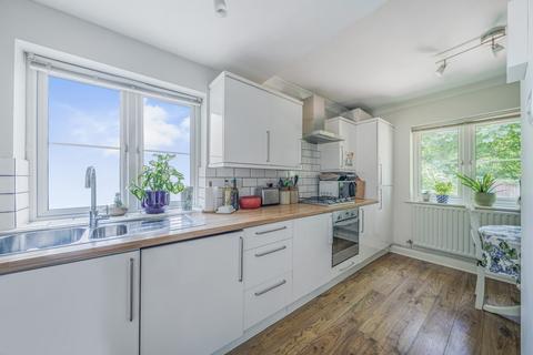 2 bedroom flat for sale, Abbotts Court, Park Road, Winchester, Hampshire, SO23