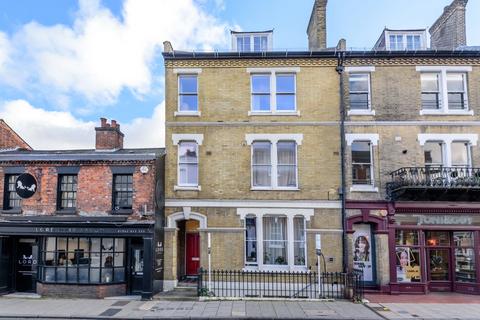 2 bedroom flat for sale, Southgate Street, Winchester, Hampshire, SO23