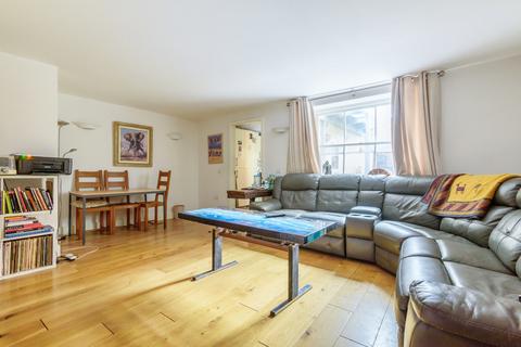 2 bedroom flat for sale, Southgate Street, Winchester, Hampshire, SO23