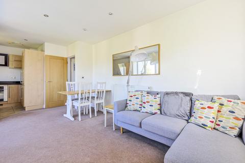 2 bedroom flat for sale, Fraser Gardens, Winchester, SO22