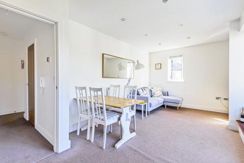 2 bedroom flat for sale, Fraser Gardens, Winchester, SO22