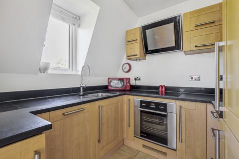 2 bedroom flat for sale, Fraser Gardens, Winchester, SO22