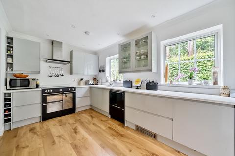 2 Oaklands Close, Winchester, SO22 5PP