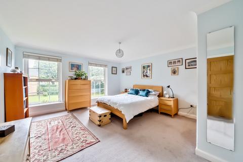 2 Oaklands Close, Winchester, SO22 5PP