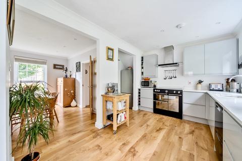 2 Oaklands Close, Winchester, SO22 5PP