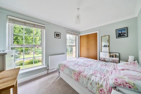 2 Oaklands Close, Winchester, SO22 5PP