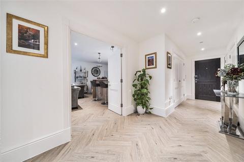 10, Lancelot House Fellowes Rise, Winchester, SO22 5TD
