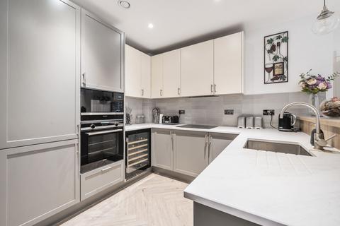 10, Lancelot House Fellowes Rise, Winchester, SO22 5TD