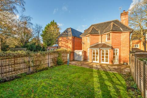 5 Chestnut Mead, Winchester, SO23 9BW