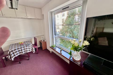 1 bedroom apartment for sale, Capital House, London W1