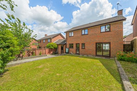 Kaalindi, 13 Rooks Down Road, Winchester, SO22 4QN