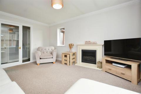 3 bedroom detached bungalow for sale, Saxon Court, Scunthorpe