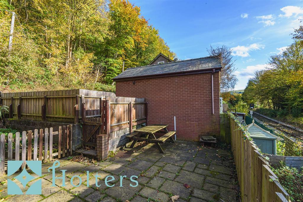 19 A Kinsley Road, Knighton 3.jpg