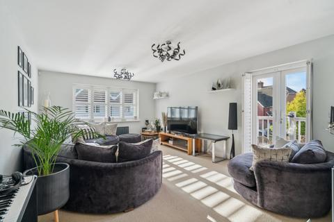 2 bedroom flat for sale, Hedgerley Lane, Gerrards Cross, Buckinghamshire