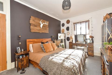 2 bedroom flat for sale, North End Avenue, North End, Portsmouth, Hampshire