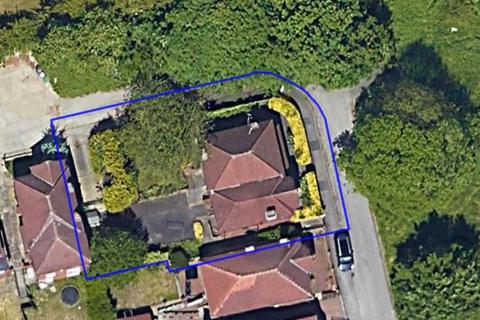 6 bedroom detached house to rent, Burking Road, Dewsbury, West Yorkshire, WF13