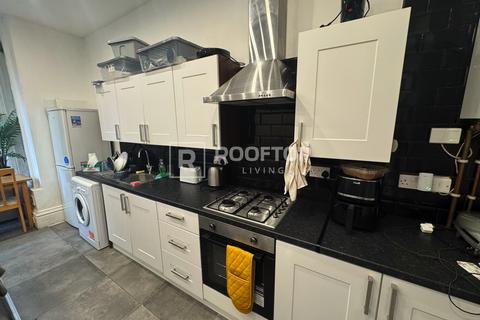 3 bedroom house to rent, Cardigan Road, Leeds LS6