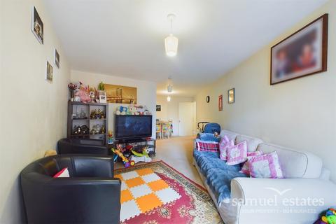 2 bedroom flat for sale, Streatham High Road, Streatham, SW16