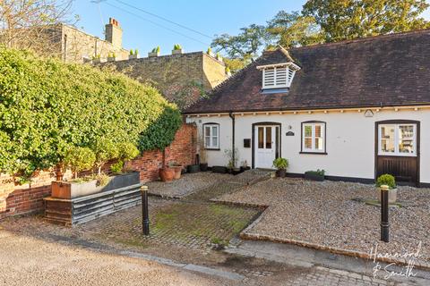 2 bedroom terraced house for sale, Abridge Road, Epping CM16