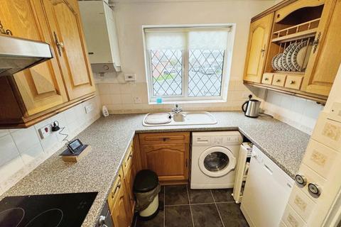 2 bedroom semi-detached house for sale, Avon Street, Warwick