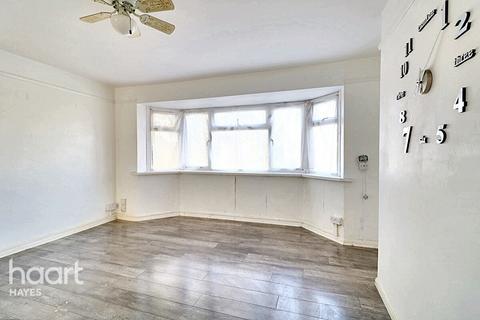 2 bedroom flat for sale, Hornbeam Road, Hayes