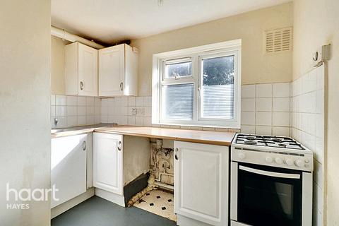 2 bedroom flat for sale, Hornbeam Road, Hayes