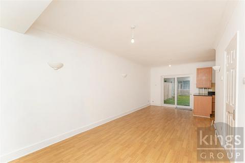 3 bedroom end of terrace house for sale, Cedar Avenue, Enfield (Chain-free)