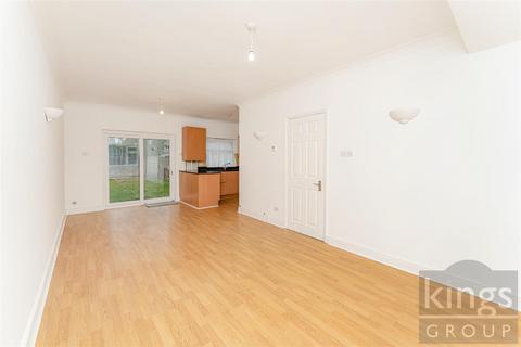 3 bedroom end of terrace house for sale, Cedar Avenue, Enfield (Chain-free)