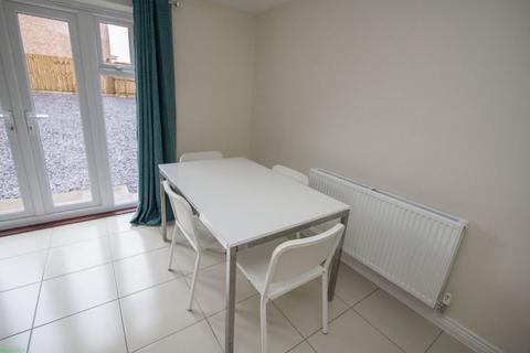 3 bedroom semi-detached house to rent, Canley, Coventry CV4
