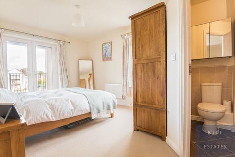 80 Admiral Way, Exeter, EX2 7GT