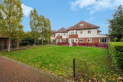 2 bedroom flat for sale, Aylestone Avenue, Brondesbury Park, London