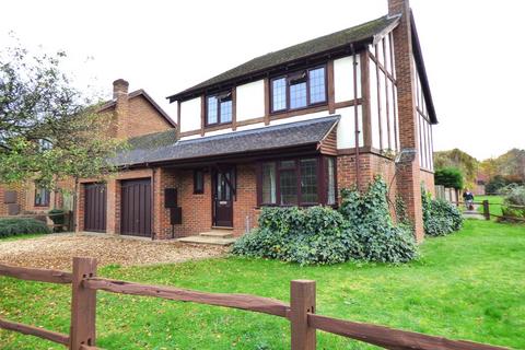 4 bedroom detached house to rent, FETCHAM