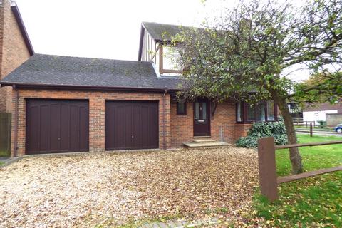 4 bedroom detached house to rent, FETCHAM