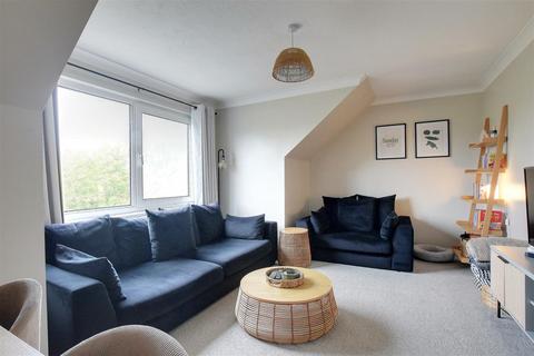 1 bedroom flat for sale, London Road, Bexhill-On-Sea