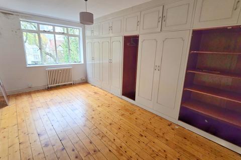 3 bedroom flat for sale, Wilmslow Road Flat  Appleby Lodge, Fallowfield