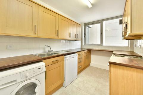 2 bedroom flat to rent, Upper Ground, London SE1