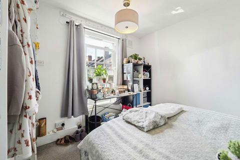 3 bedroom flat for sale, Duchy Street, London SE1