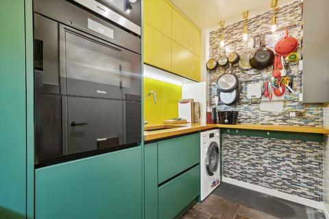 Flat 7, 3 Ludgate Square, London, EC4M 7AS