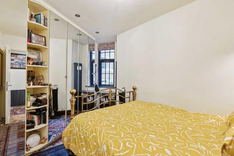 Flat 7, 3 Ludgate Square, London, EC4M 7AS