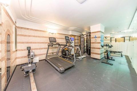 Studio for sale, Charterhouse Square, London EC1M