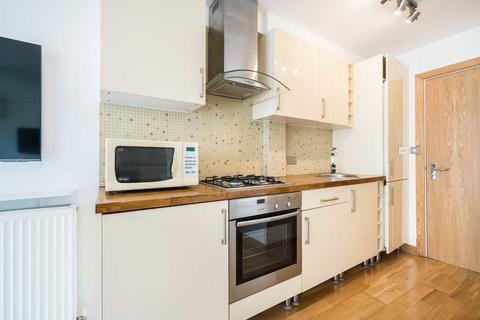 1 bedroom flat to rent, Whitecross Street, London EC1Y